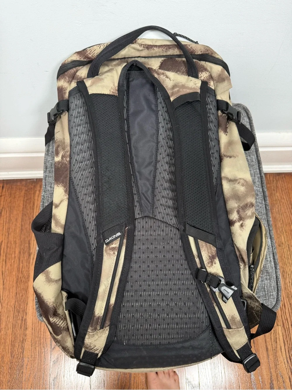 Dakine Canyon 24L Backpack